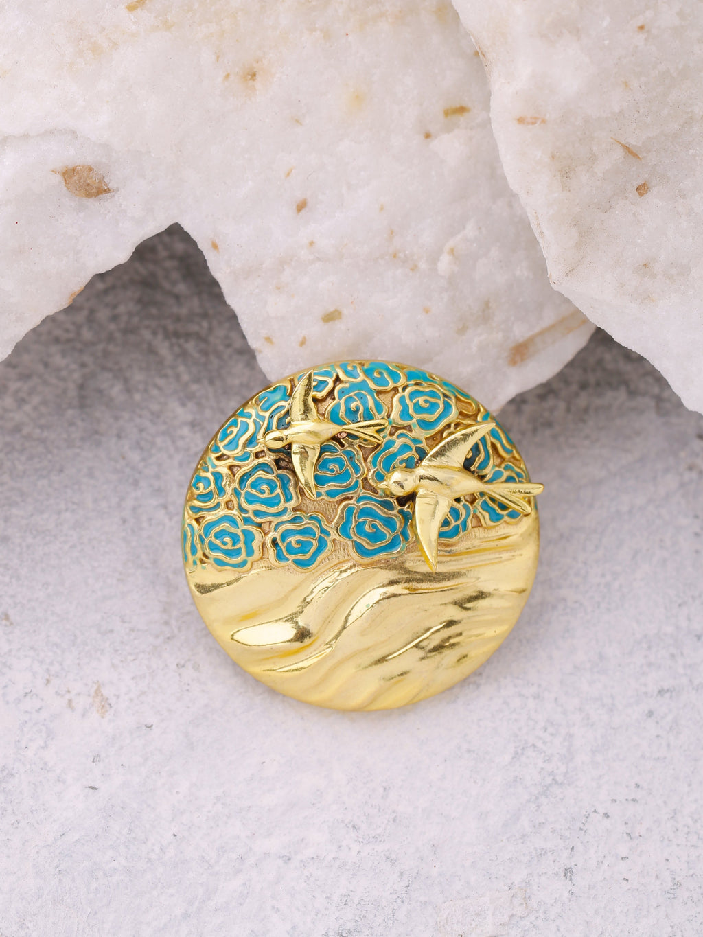 The blue sky pendant